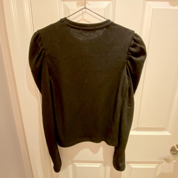 Black pull and bear top with puff-sleeves or puff shoulders size L fits like M/L - Picture 5 of 5